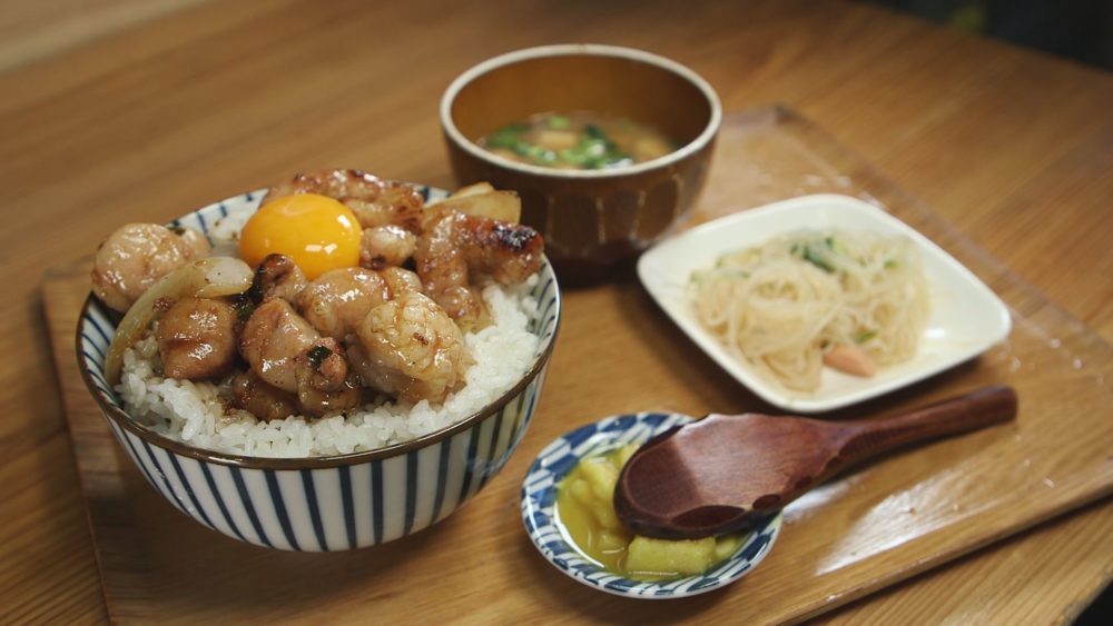 ホルモン丼